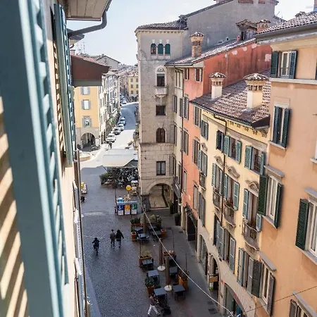 Centro Storico - Leonardo House Daire Bergamo